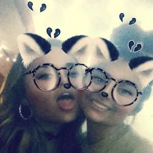 Meet your Posher, Danielle